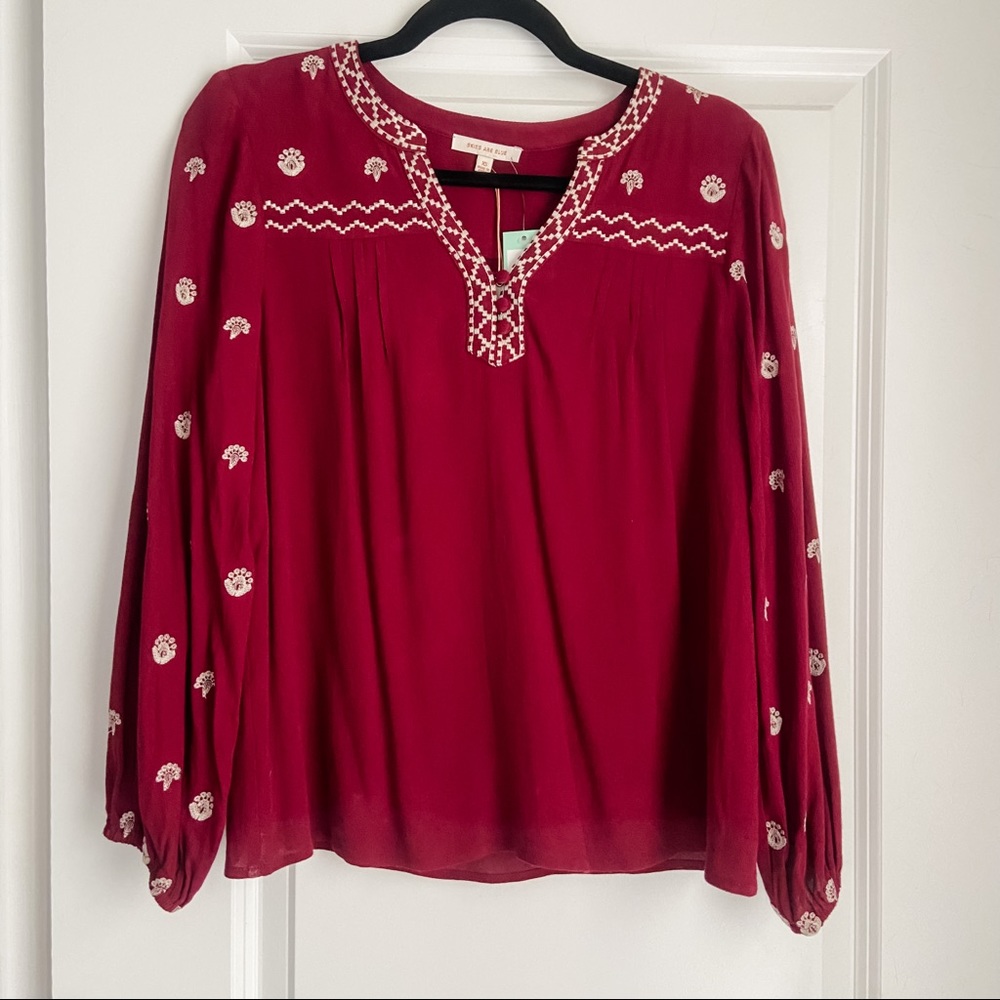 NWT Skies Are Blue Laurel Embroidered Top • XSmall